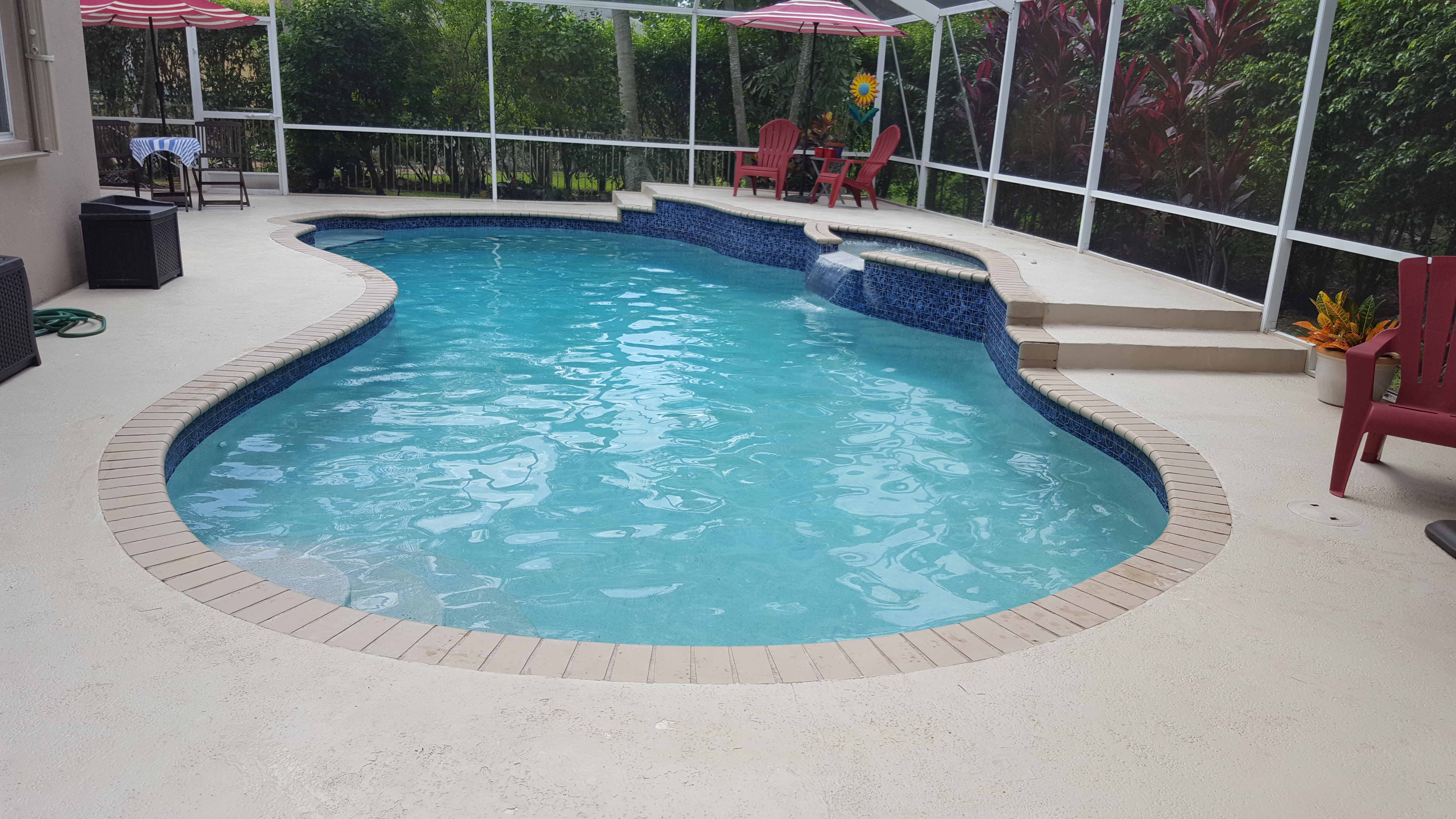 Weekly pool maintenance in Hollywood